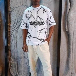 T-Shirt Stylé 'Éclair Blanc'